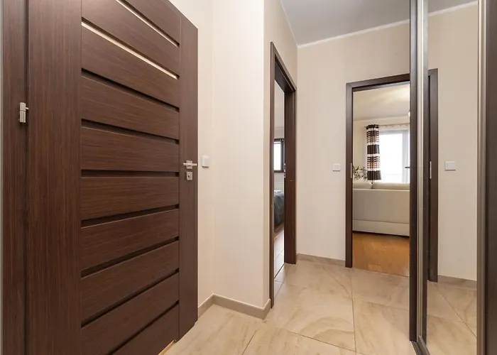 Apartment Wroclaw Krakowska With Balcony And Free Garage By Noclegi Renters