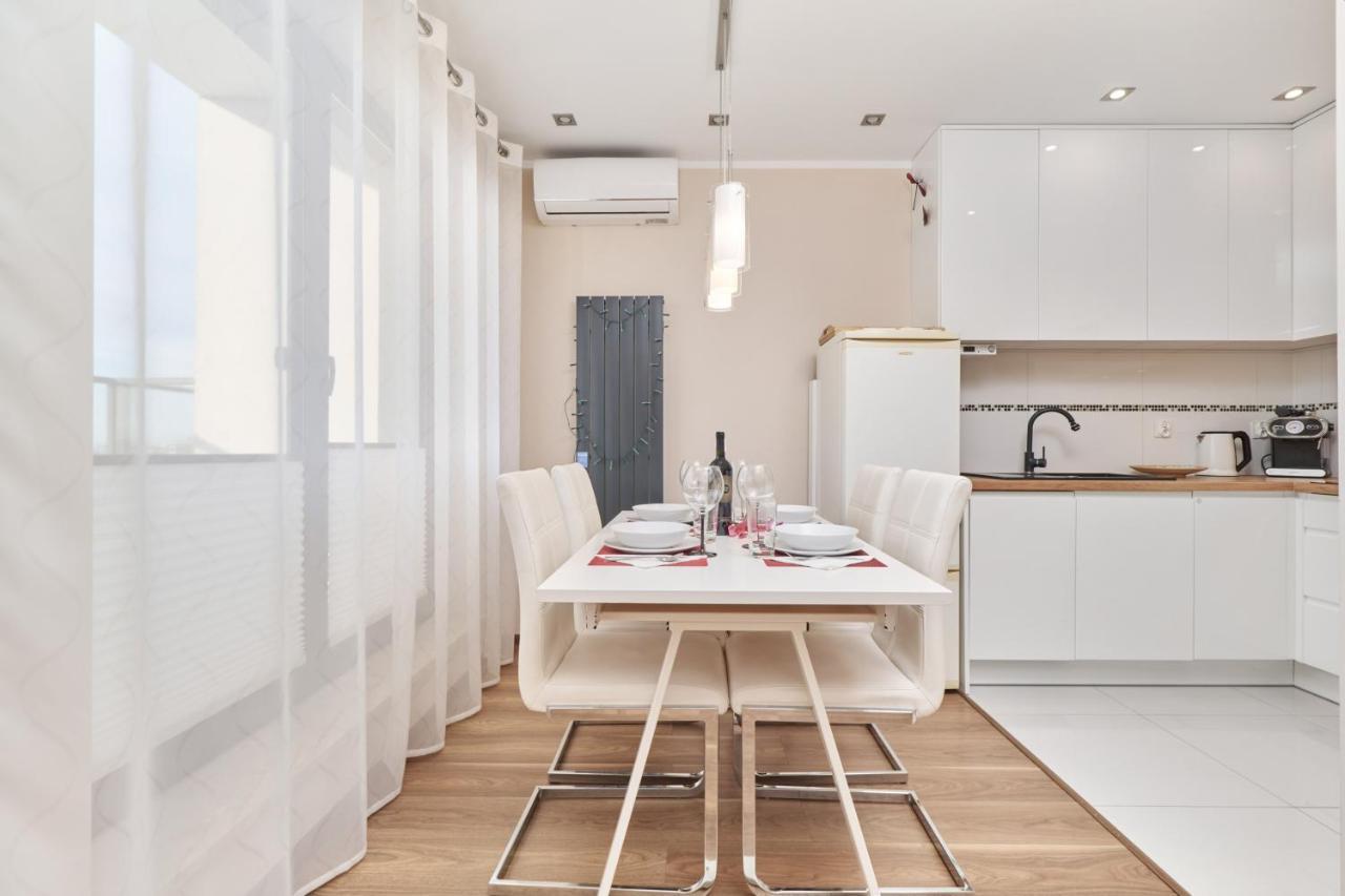 Apartment Krakowska With Balcony And Free Garage By Renters *